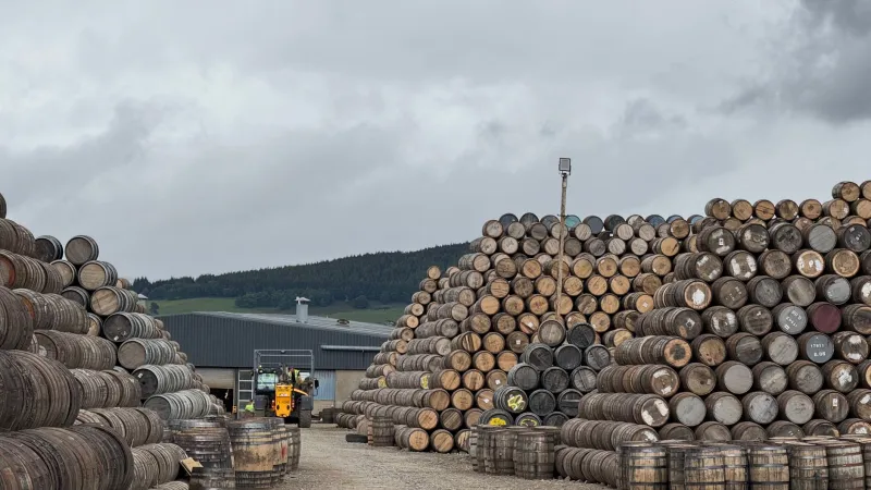 Casks, Carats, and Capital: What Scottish Gold Can Learn from the Whisky Investment Boom