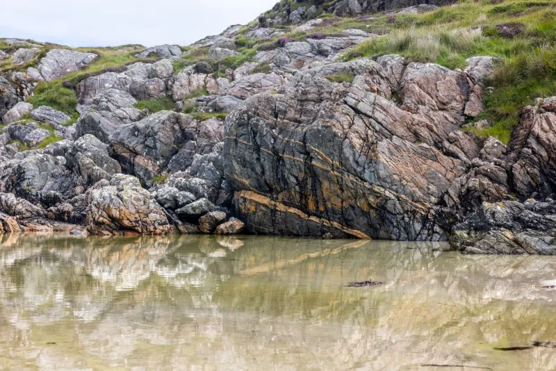 Reading the Rock: How Scottish Geology Gives Investors a Crucial Edge Before Drilling Begins
